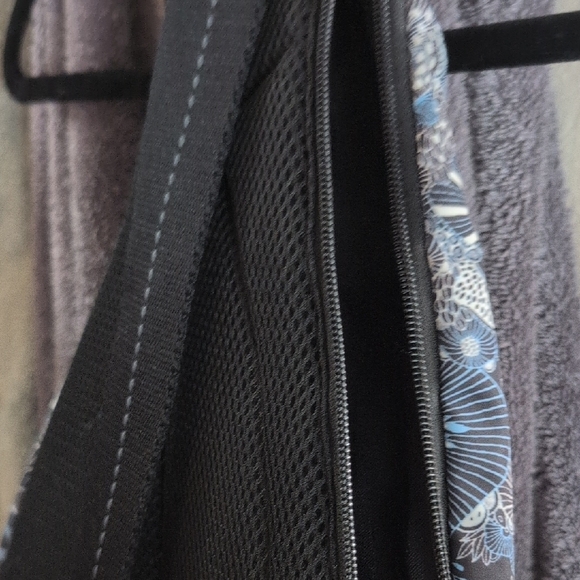 Sakroots Blue and Gray Patterned Sling Bag - Picture 5 of 6